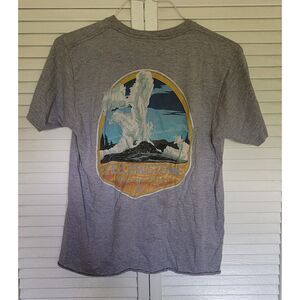 Yellowstone National Park T-Shirt Sz M Short Sleeve Cotton USA Gray T-Shirt Men